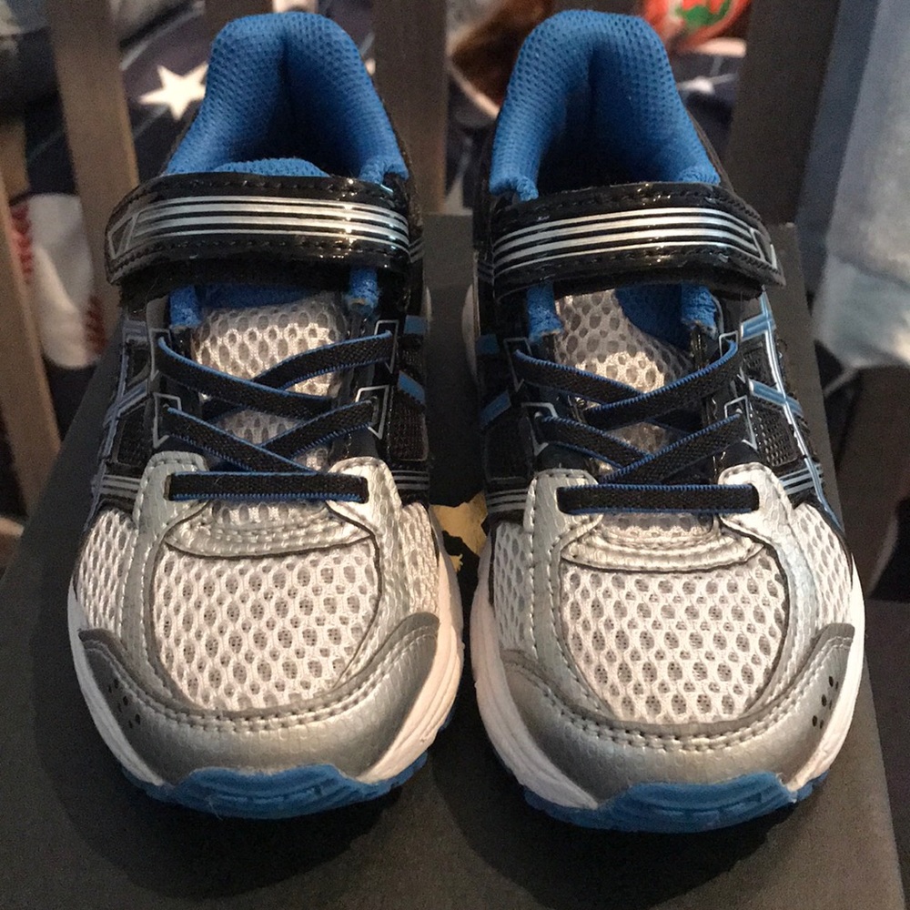 Asics boys sneakers